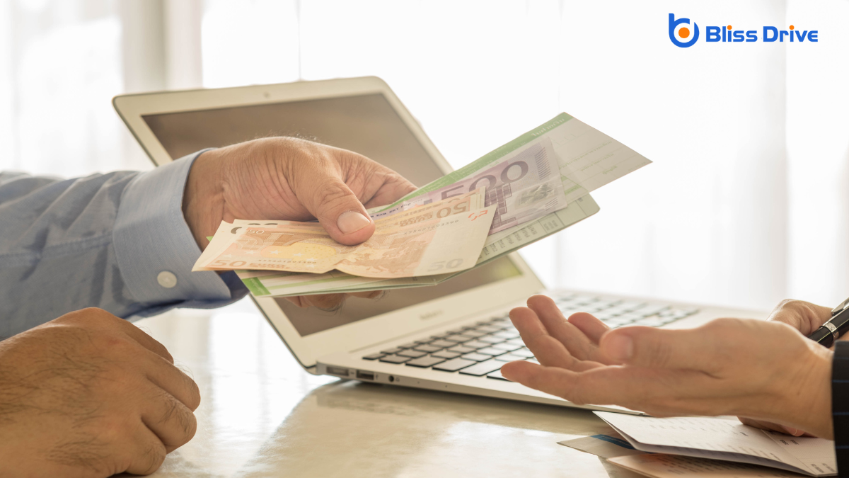 The Temptation of Paid Reviews